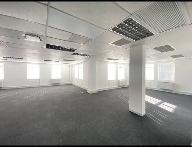 138M² OFFICE TO LET IN STEENBERG